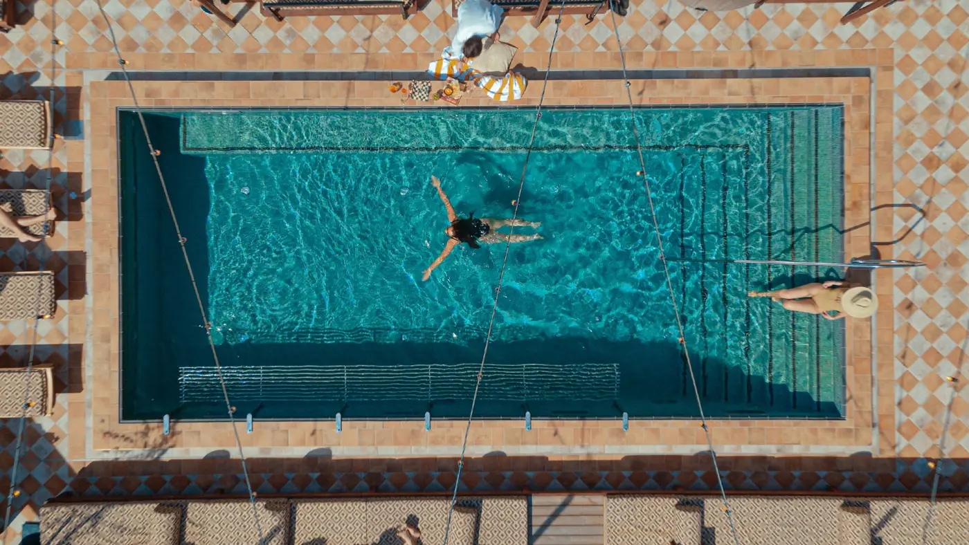 Pool uppifrån