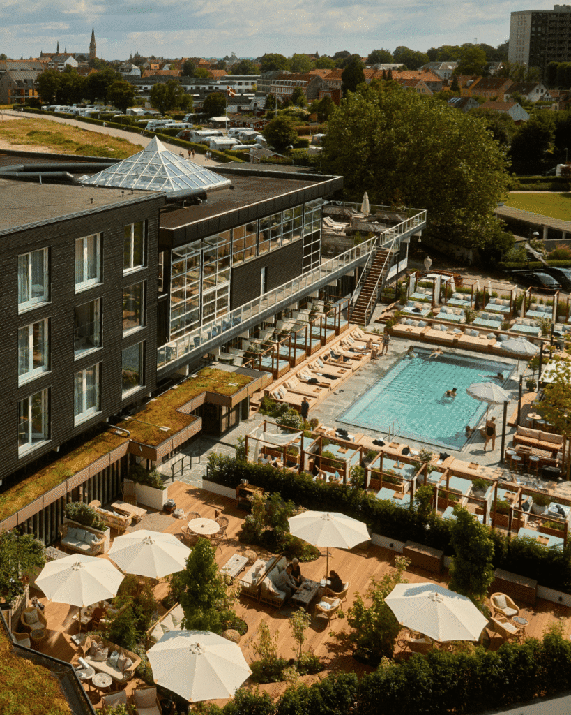 GALLERI-13-2-819×1024